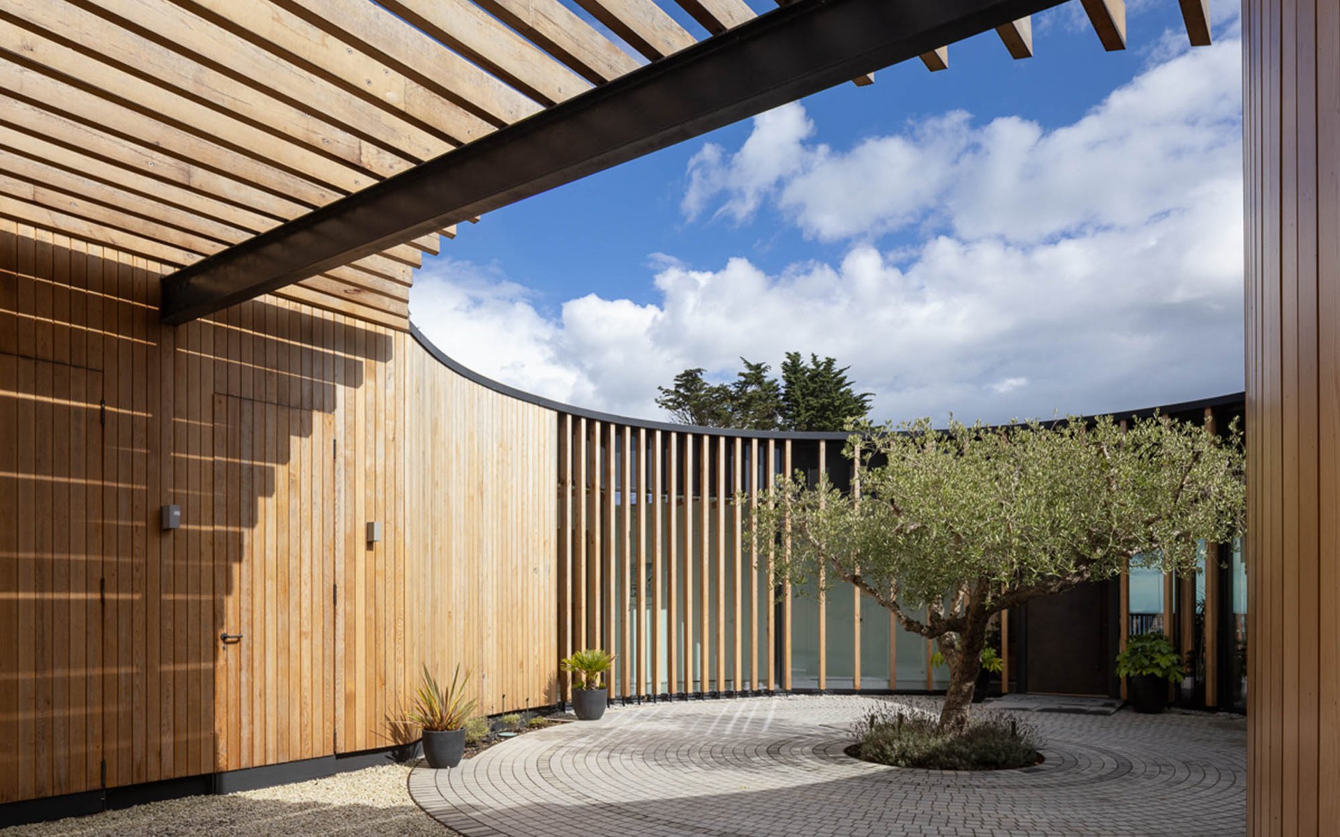 Dublin House: Slide 12